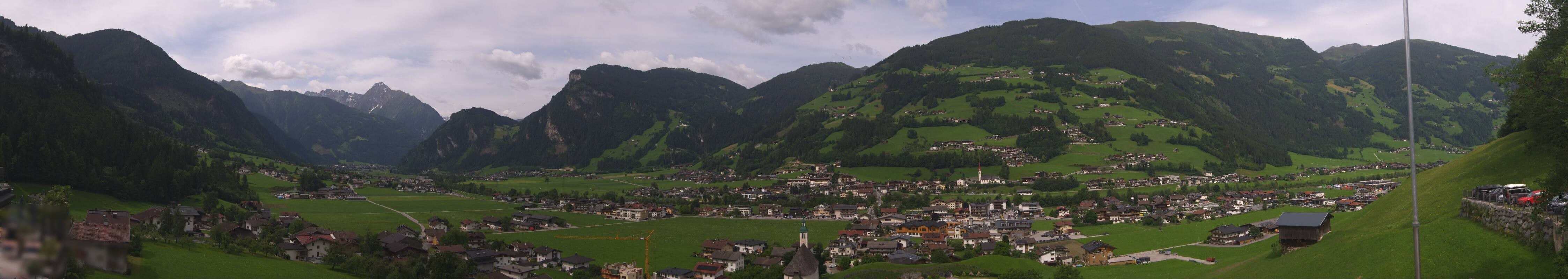 Archived image Webcam Panoramic View Mayrhofen
