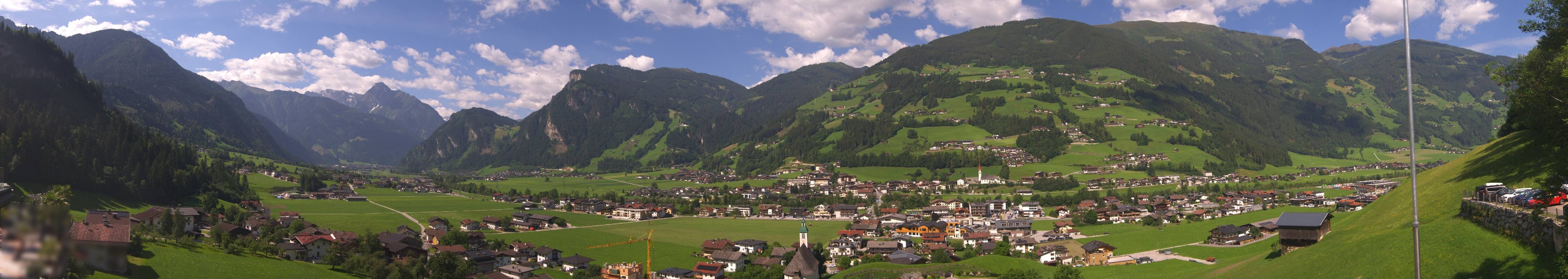 Archived image Webcam Panoramic View Mayrhofen