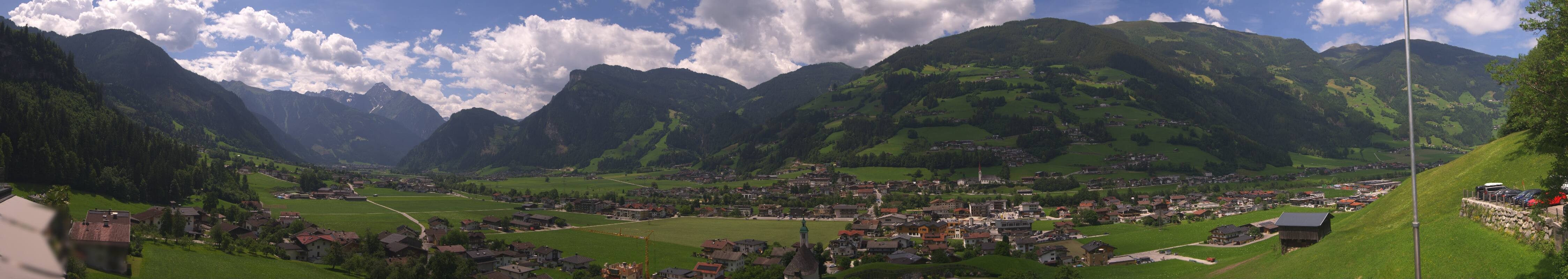 Archived image Webcam Panoramic View Mayrhofen