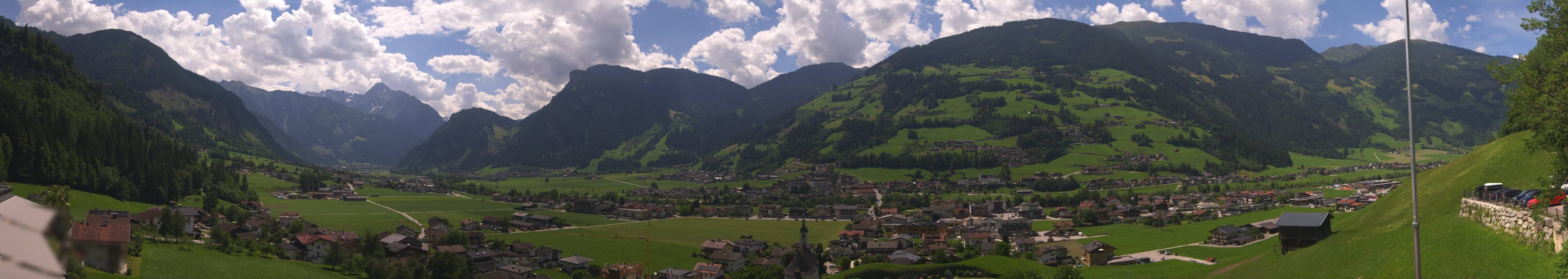Archived image Webcam Panoramic View Mayrhofen