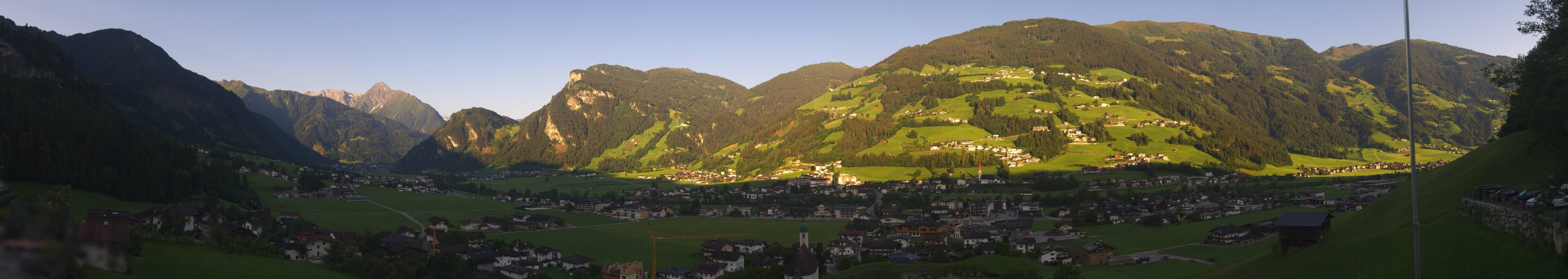 Archived image Webcam Panoramic View Mayrhofen