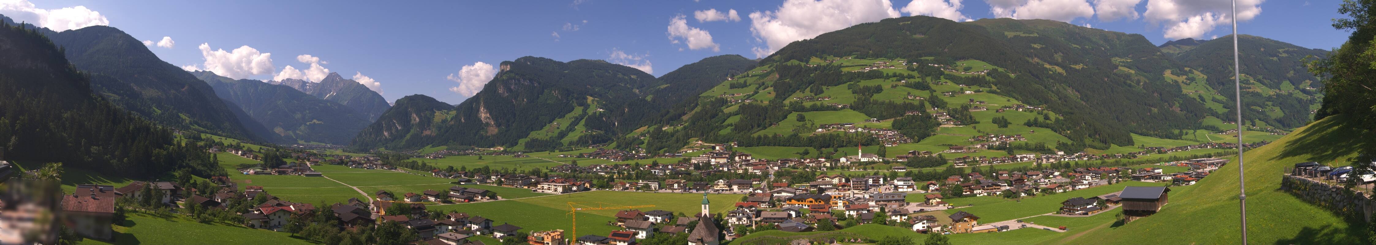 Archived image Webcam Panoramic View Mayrhofen
