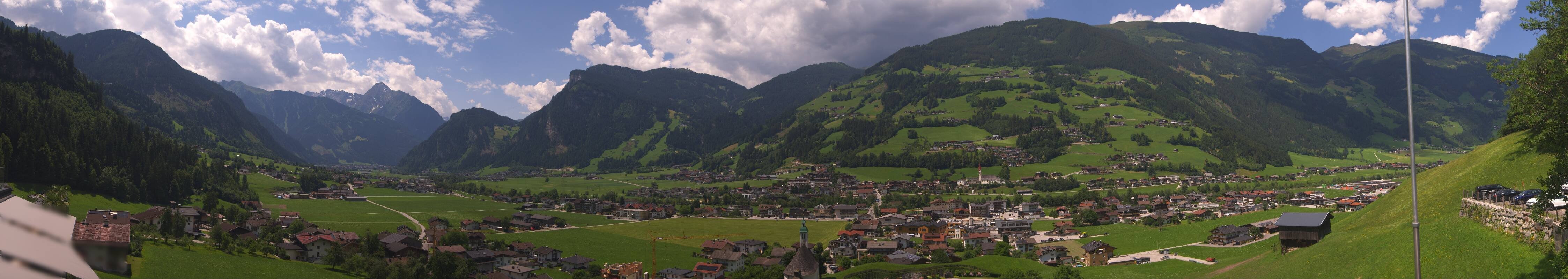 Archived image Webcam Panoramic View Mayrhofen