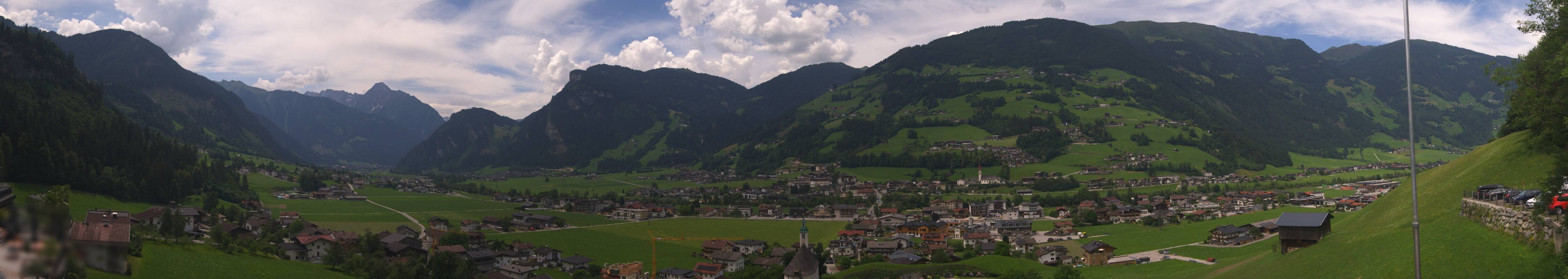 Archived image Webcam Panoramic View Mayrhofen
