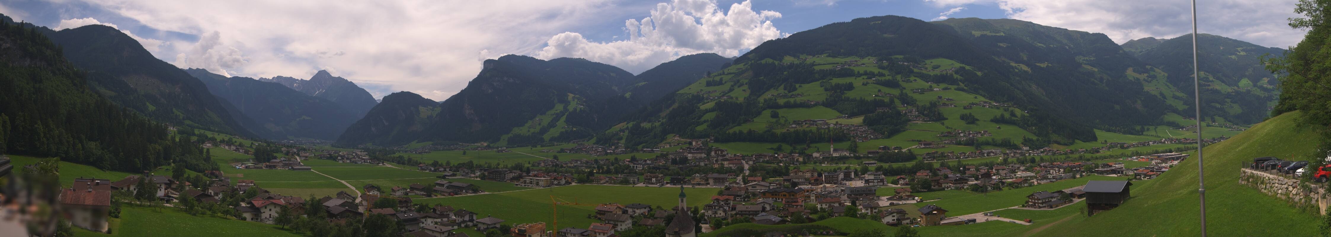 Archived image Webcam Panoramic View Mayrhofen