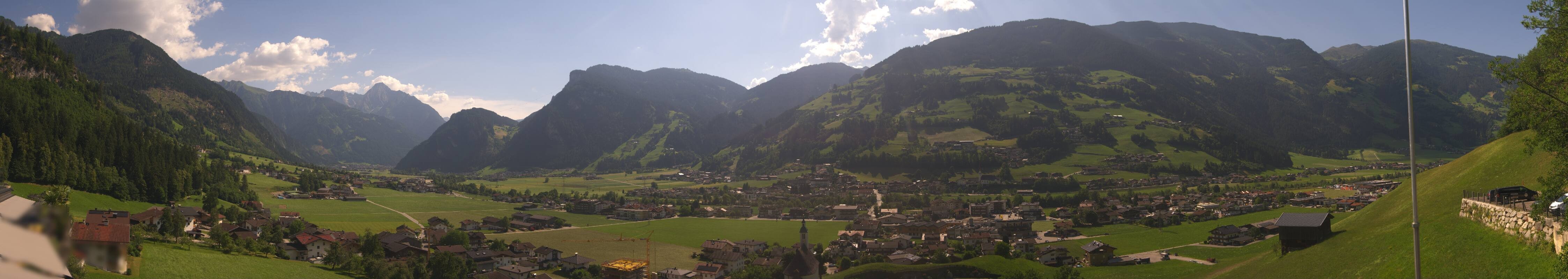 Archived image Webcam Panoramic View Mayrhofen