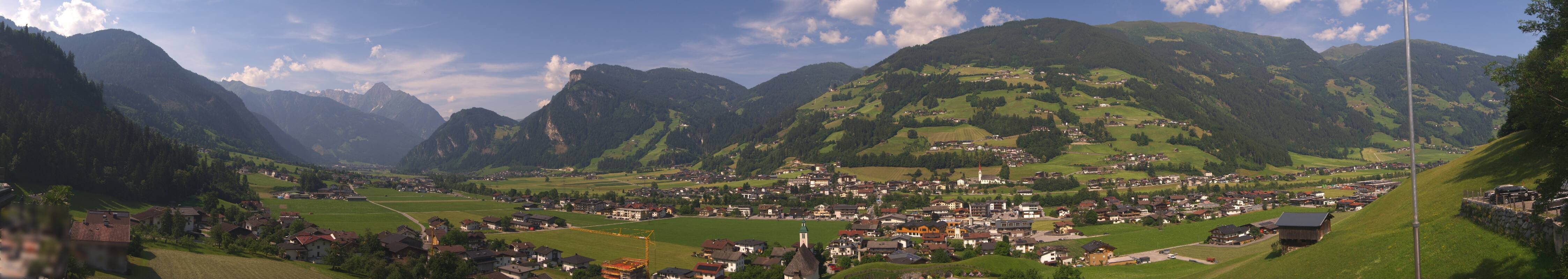 Archived image Webcam Panoramic View Mayrhofen