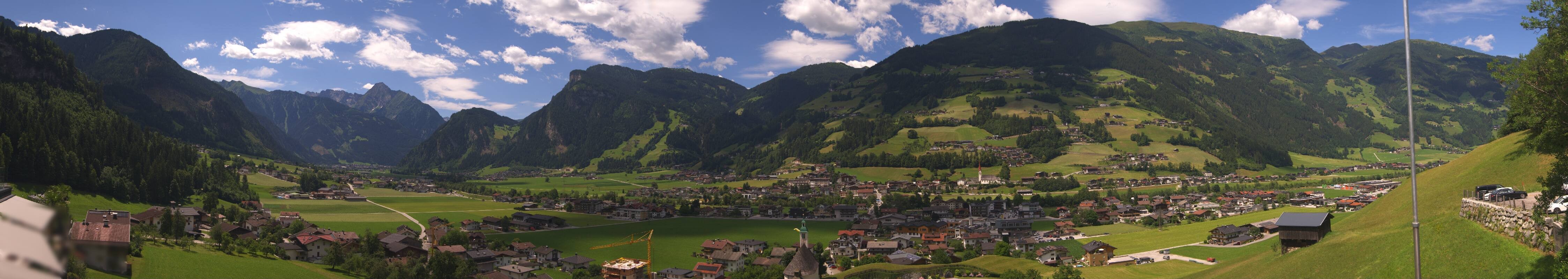 Archived image Webcam Panoramic View Mayrhofen