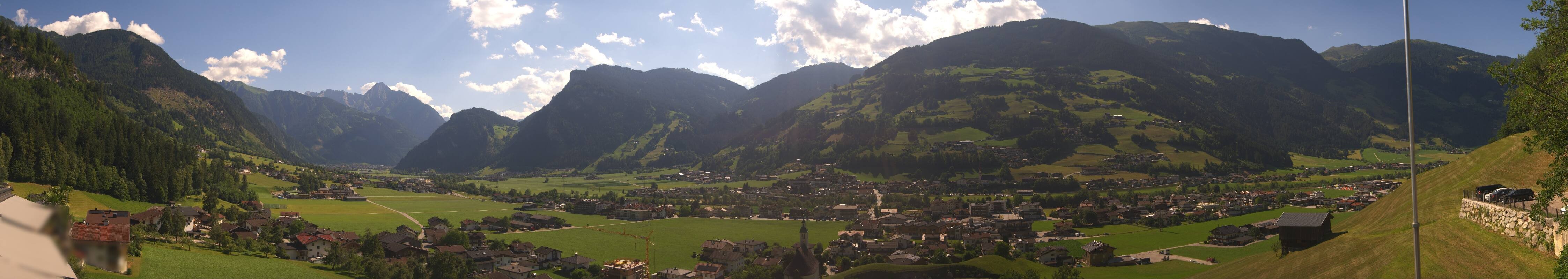 Archived image Webcam Panoramic View Mayrhofen