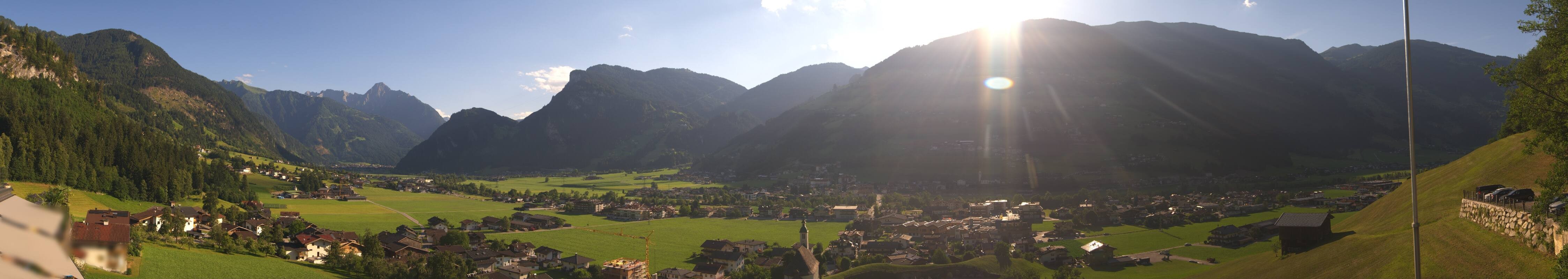 Archived image Webcam Panoramic View Mayrhofen