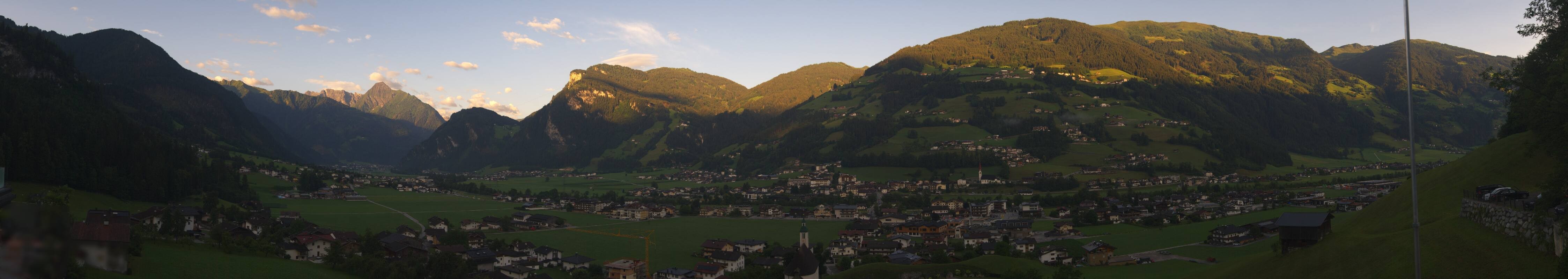 Archived image Webcam Panoramic View Mayrhofen