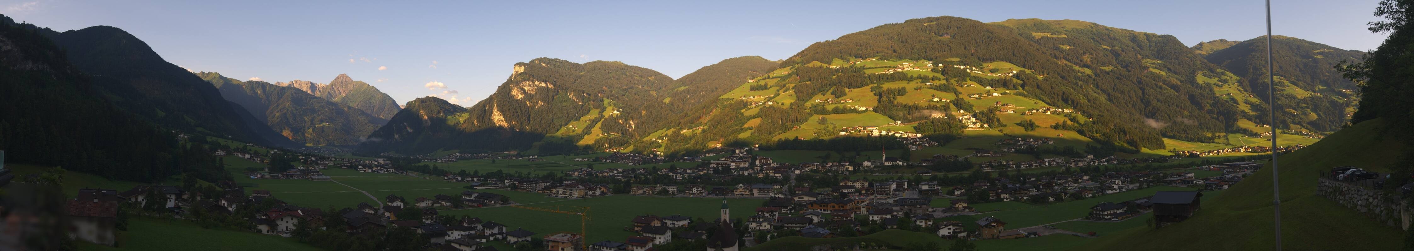 Archived image Webcam Panoramic View Mayrhofen