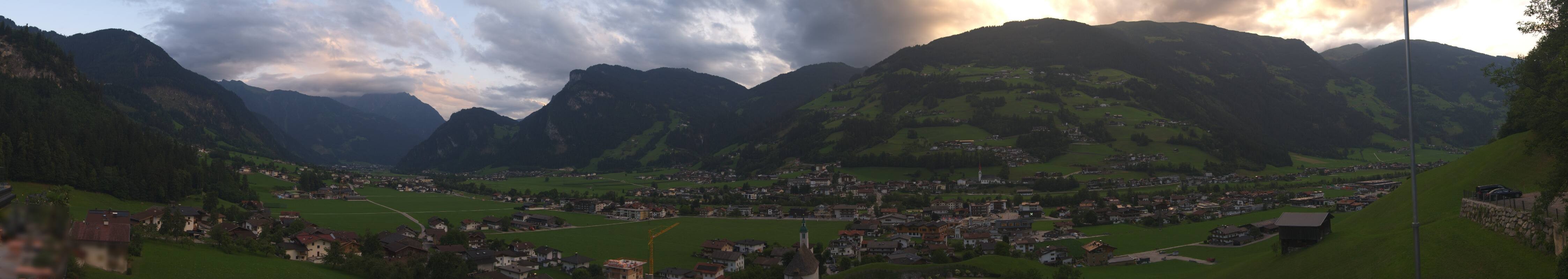 Archiv Foto Webcam Blick von Bichl auf Mayrhofen