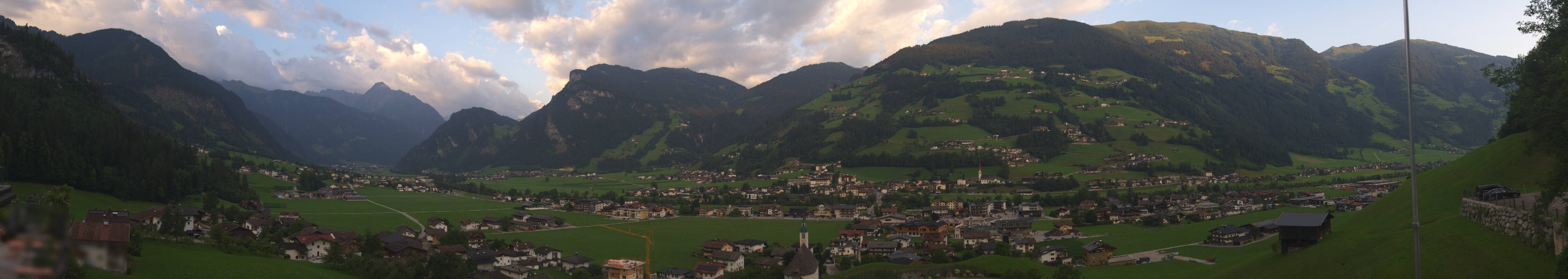 Archived image Webcam Panoramic View Mayrhofen