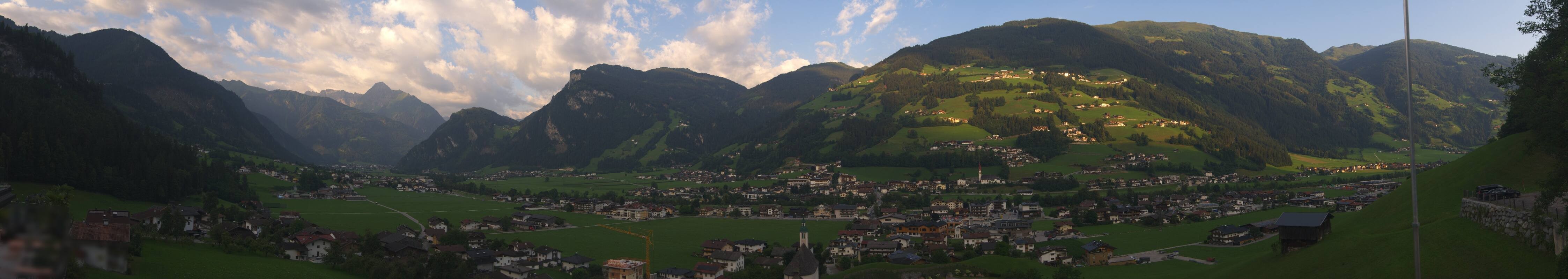 Archived image Webcam Panoramic View Mayrhofen