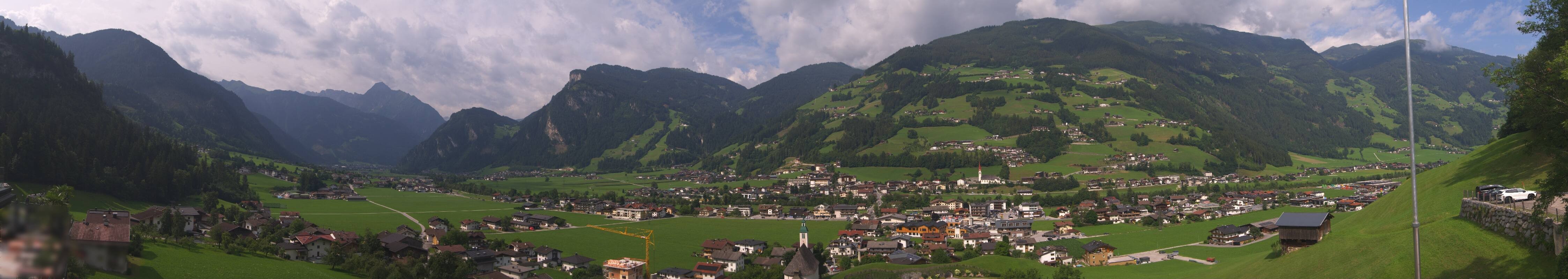 Archived image Webcam Panoramic View Mayrhofen