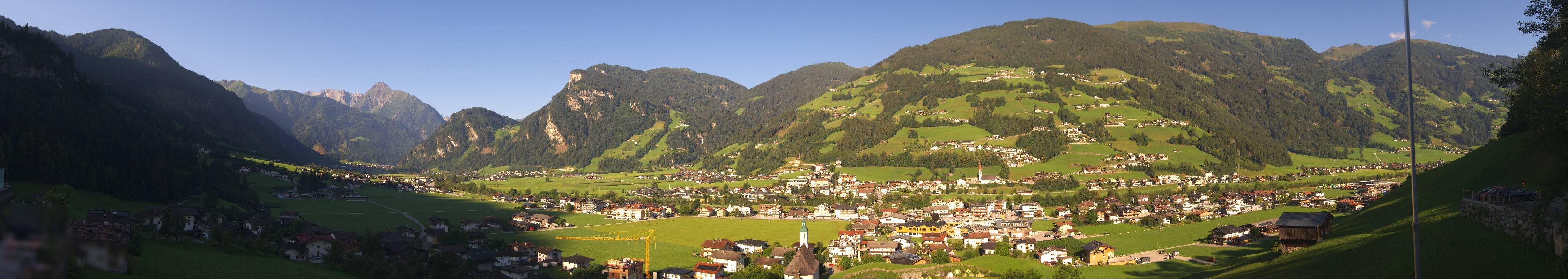 Archived image Webcam Panoramic View Mayrhofen
