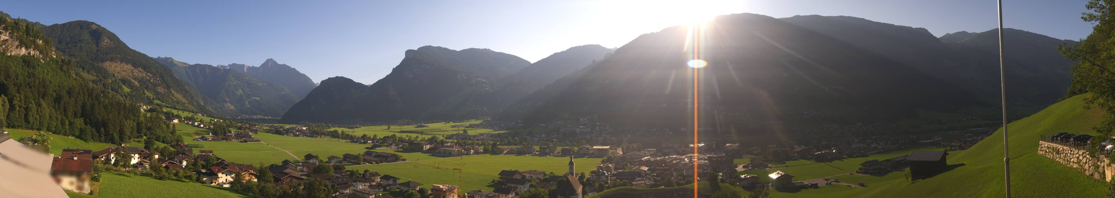 Archived image Webcam Panoramic View Mayrhofen