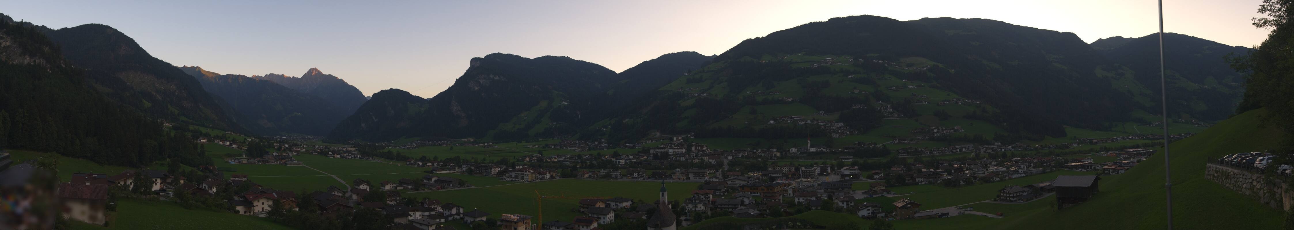 Archived image Webcam Panoramic View Mayrhofen