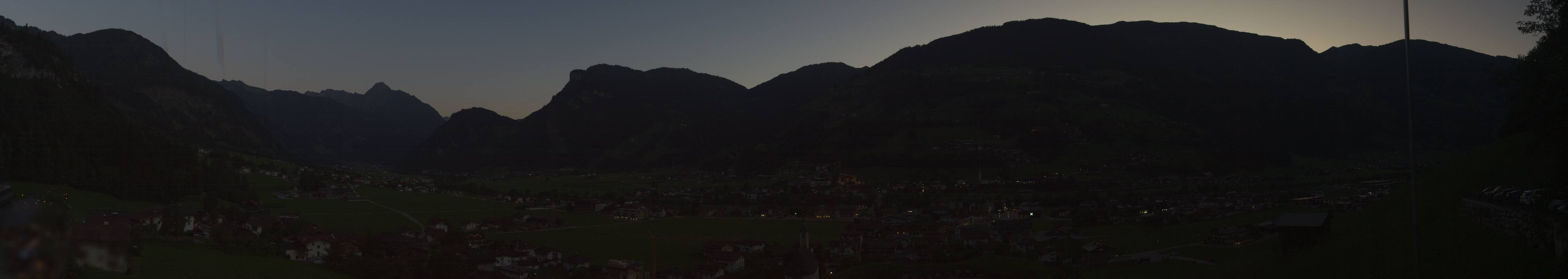 Archived image Webcam Panoramic View Mayrhofen