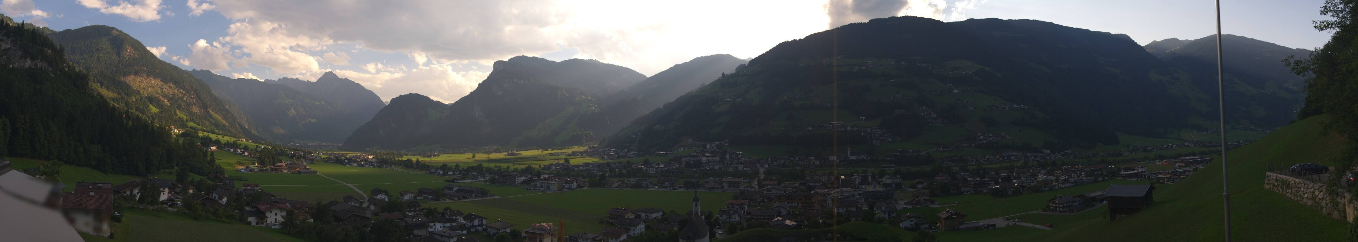 Archiv Foto Webcam Blick von Bichl auf Mayrhofen