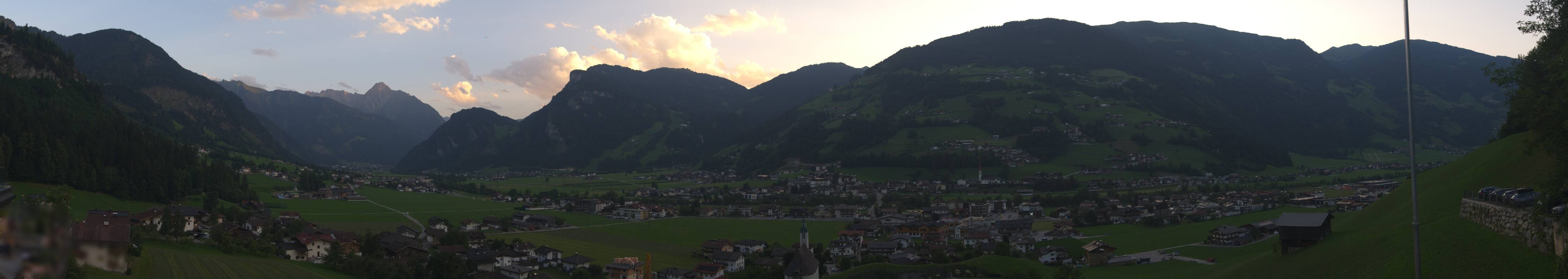 Archiv Foto Webcam Blick von Bichl auf Mayrhofen