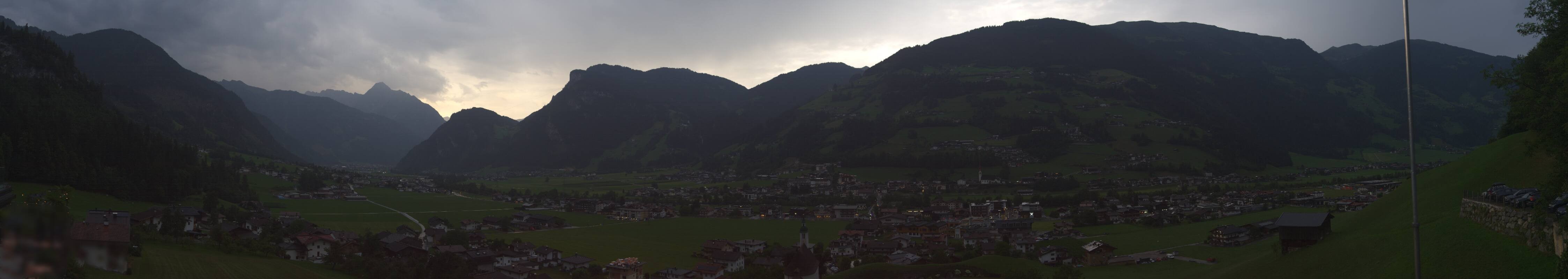Archiv Foto Webcam Blick von Bichl auf Mayrhofen