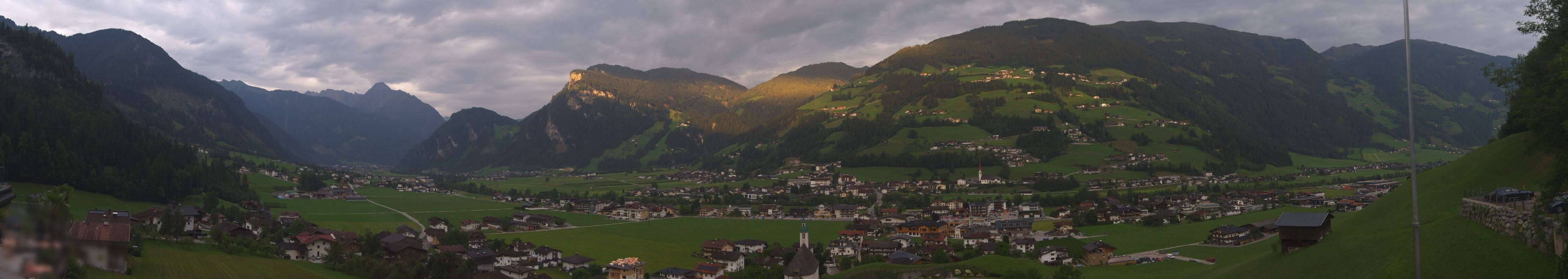 Archiv Foto Webcam Blick von Bichl auf Mayrhofen