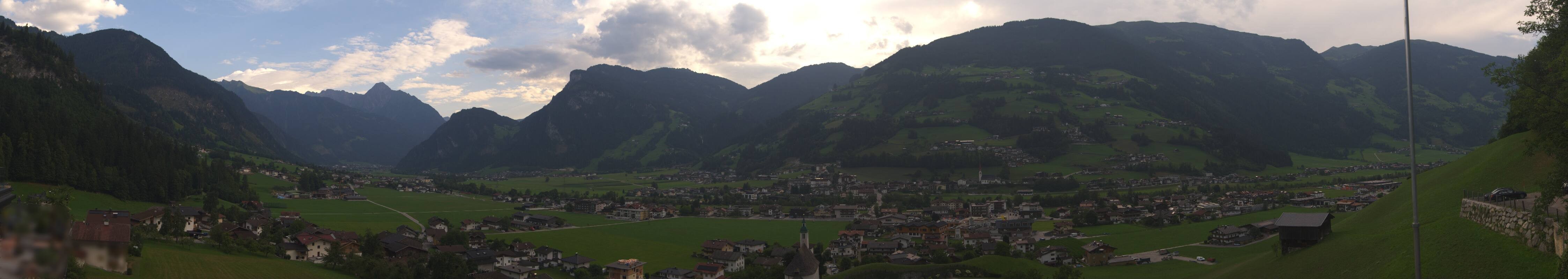 Archiv Foto Webcam Blick von Bichl auf Mayrhofen
