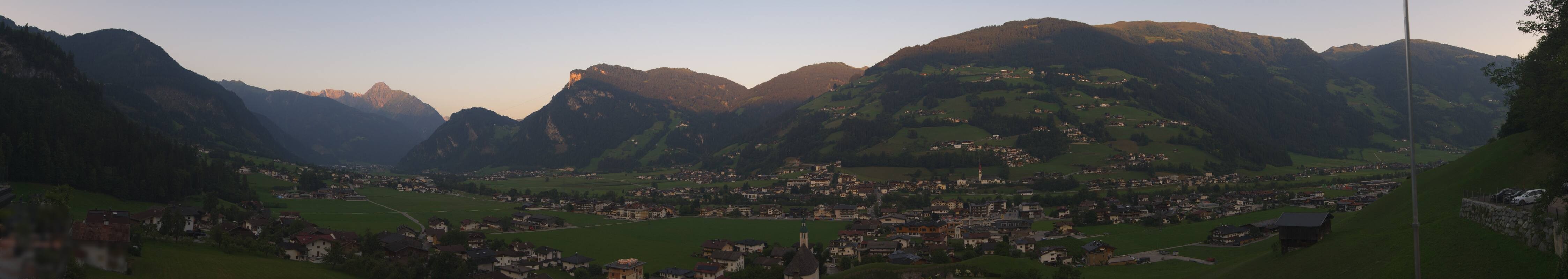 Archiv Foto Webcam Blick von Bichl auf Mayrhofen