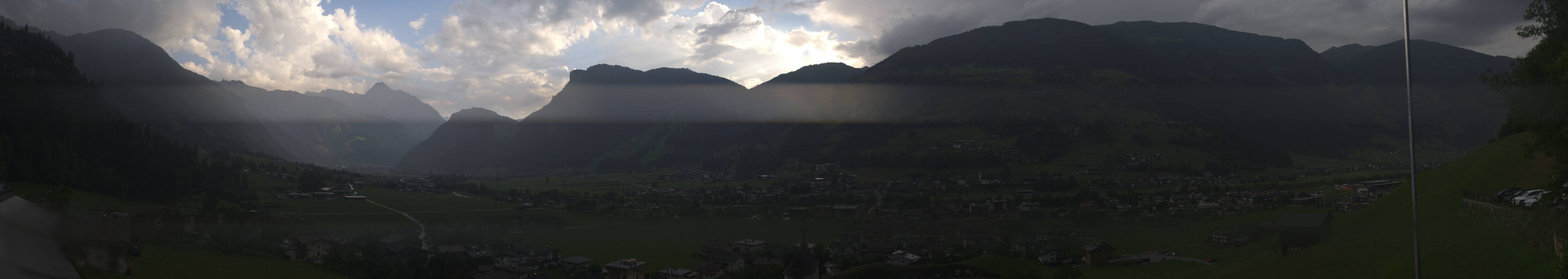 Archived image Webcam Panoramic View Mayrhofen