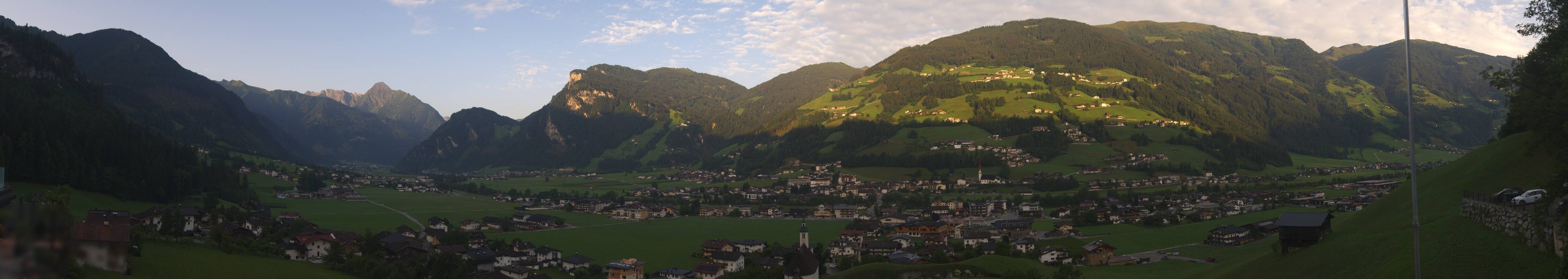 Archived image Webcam Panoramic View Mayrhofen
