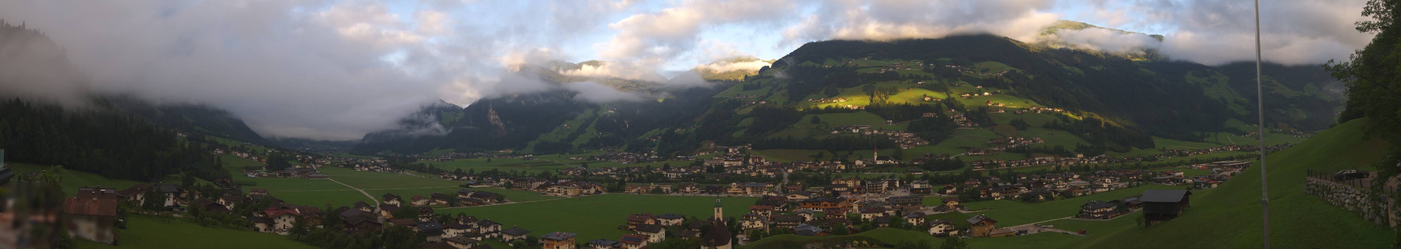 Archived image Webcam Panoramic View Mayrhofen