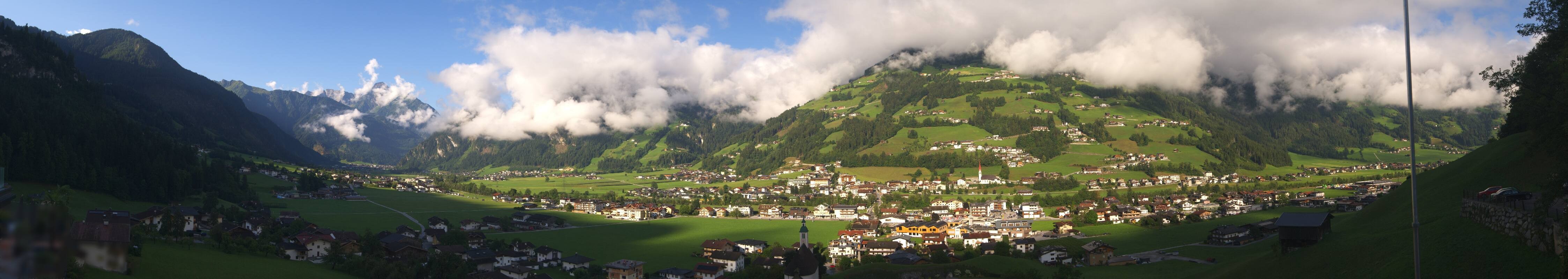 Archived image Webcam Panoramic View Mayrhofen