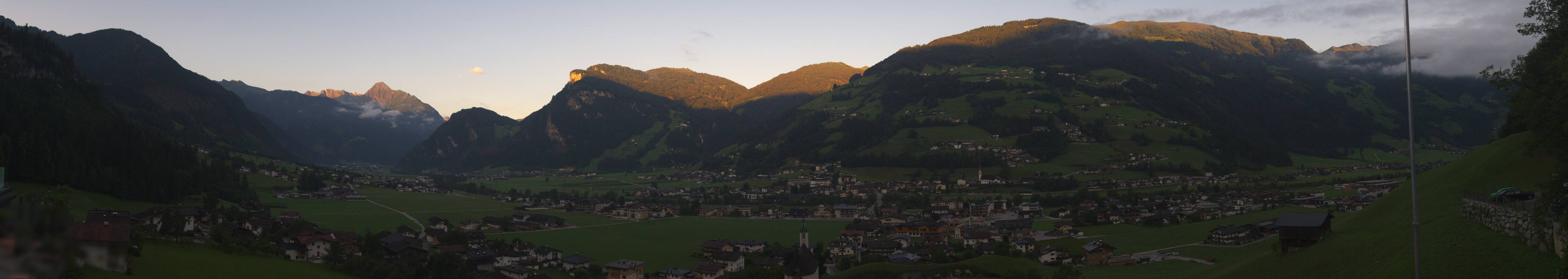 Archiv Foto Webcam Blick von Bichl auf Mayrhofen