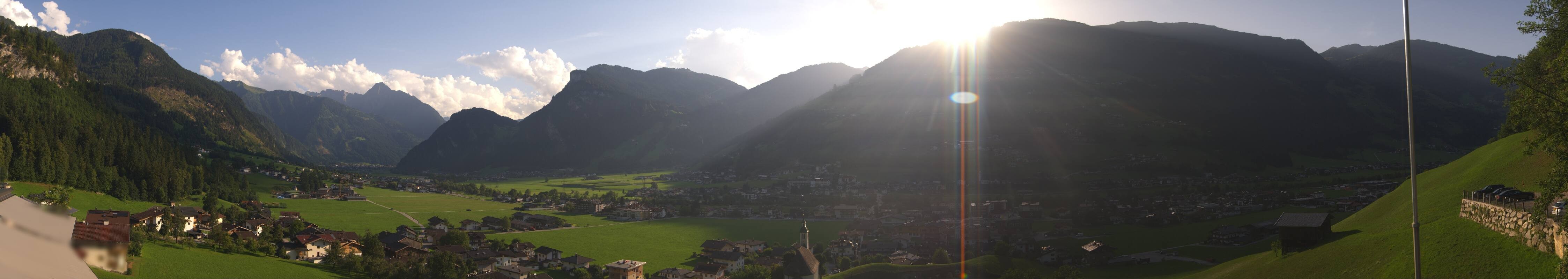 Archiv Foto Webcam Blick von Bichl auf Mayrhofen
