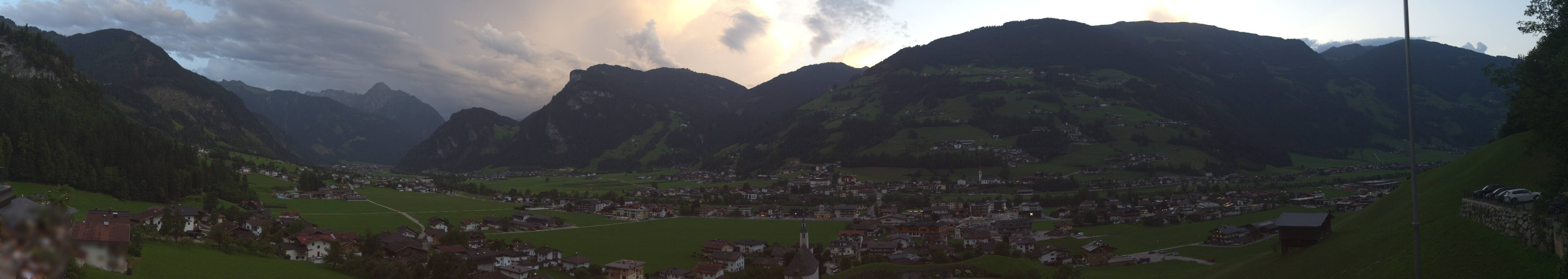 Archiv Foto Webcam Blick von Bichl auf Mayrhofen