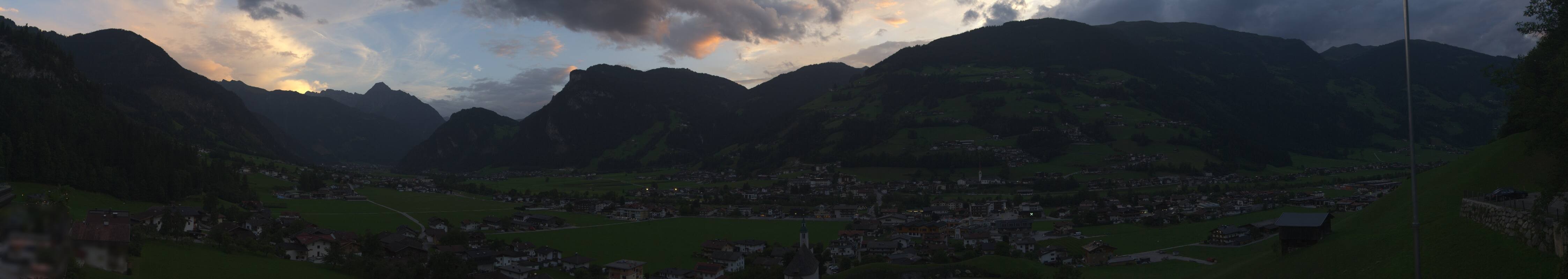 Archiv Foto Webcam Blick von Bichl auf Mayrhofen