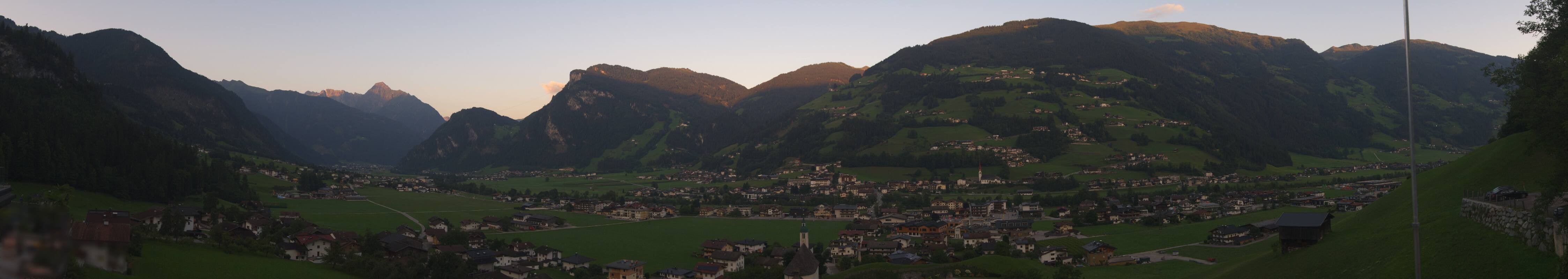 Archiv Foto Webcam Blick von Bichl auf Mayrhofen