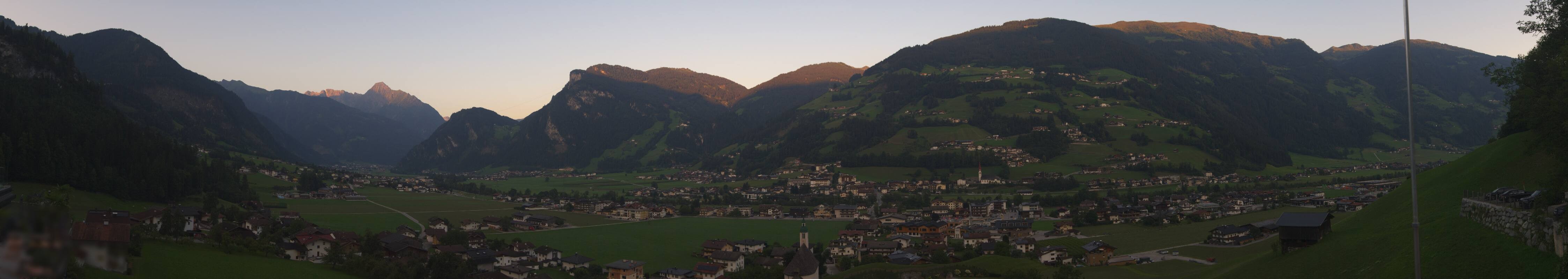 Archiv Foto Webcam Blick von Bichl auf Mayrhofen