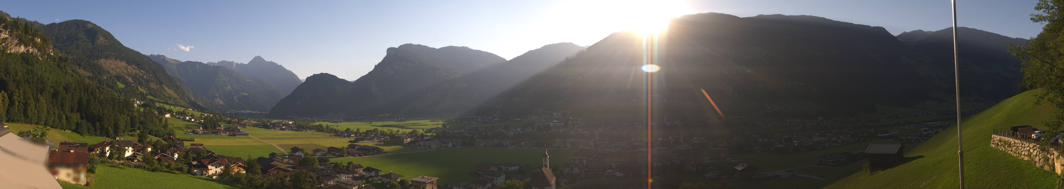 Archiv Foto Webcam Blick von Bichl auf Mayrhofen