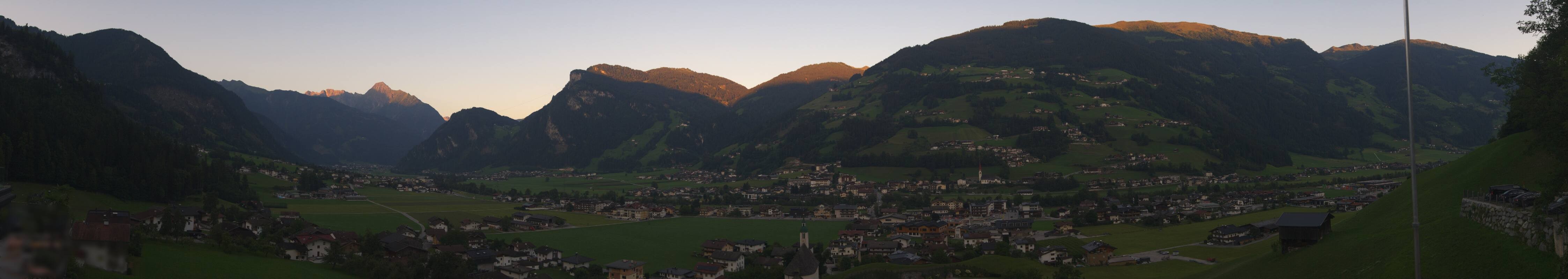 Archiv Foto Webcam Blick von Bichl auf Mayrhofen