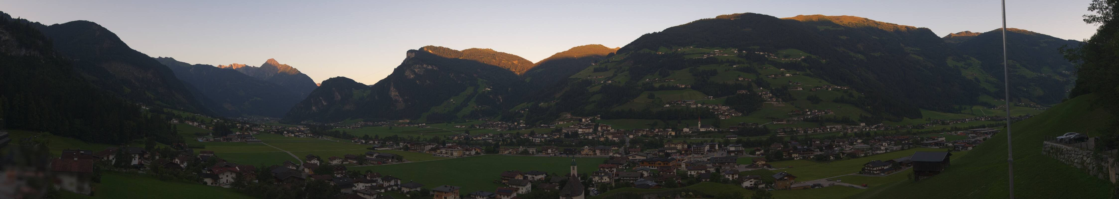Archiv Foto Webcam Blick von Bichl auf Mayrhofen