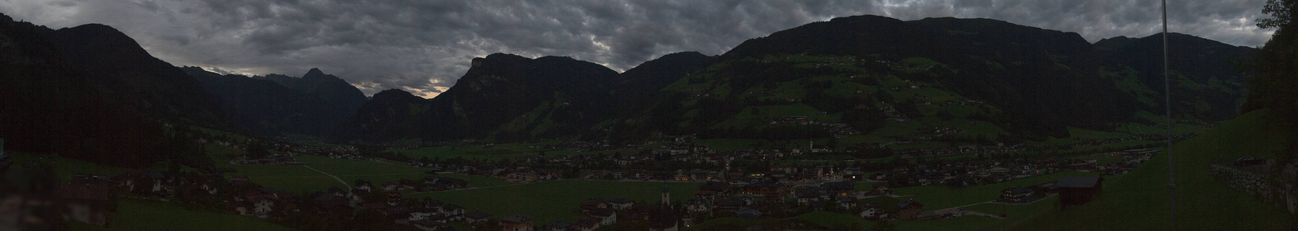 Archiv Foto Webcam Blick von Bichl auf Mayrhofen