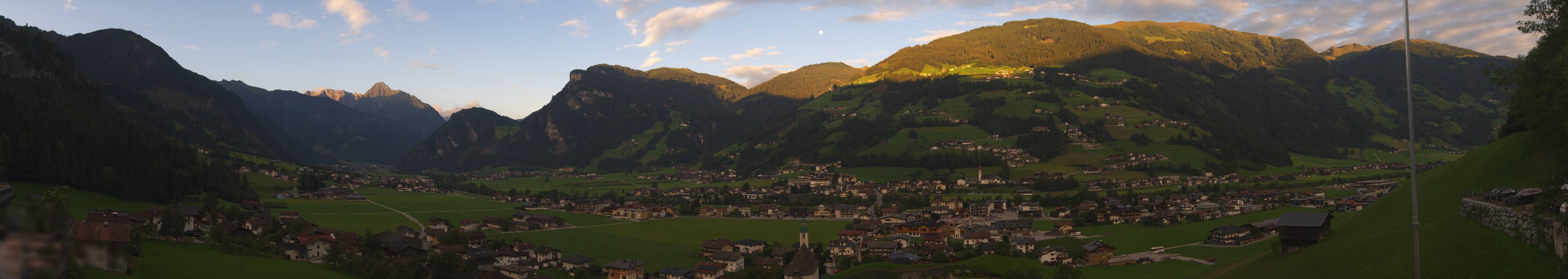 Archiv Foto Webcam Blick von Bichl auf Mayrhofen