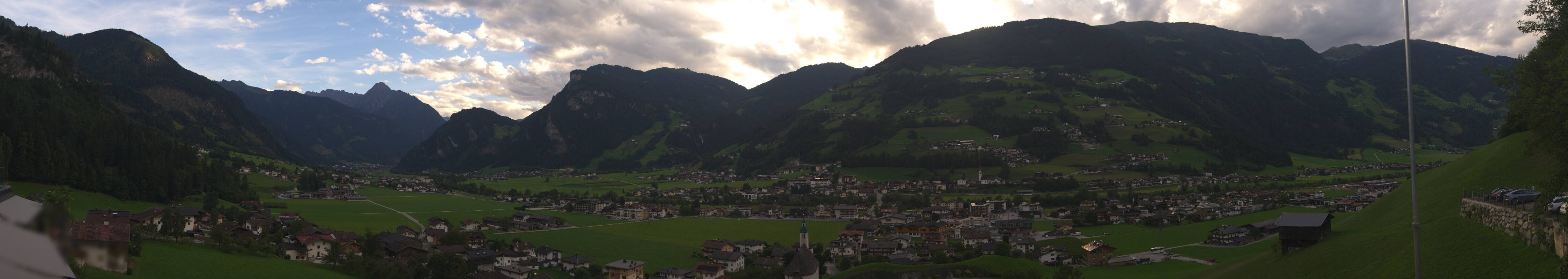 Archiv Foto Webcam Blick von Bichl auf Mayrhofen