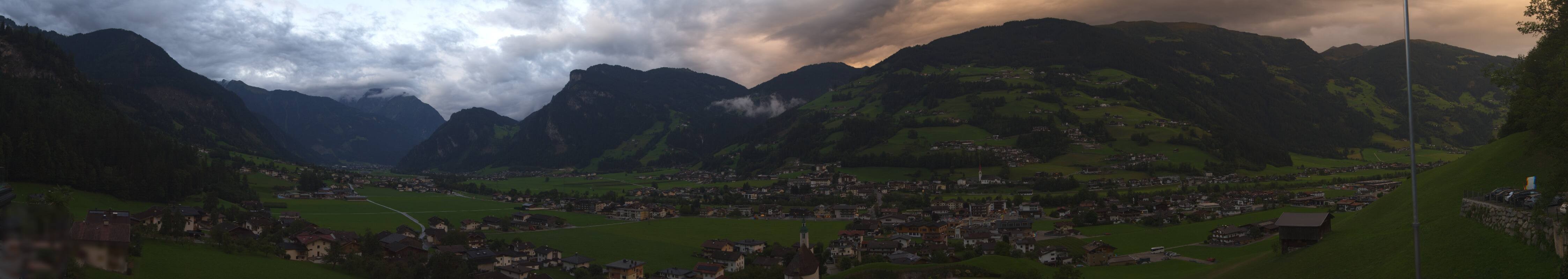 Archived image Webcam Panoramic View Mayrhofen