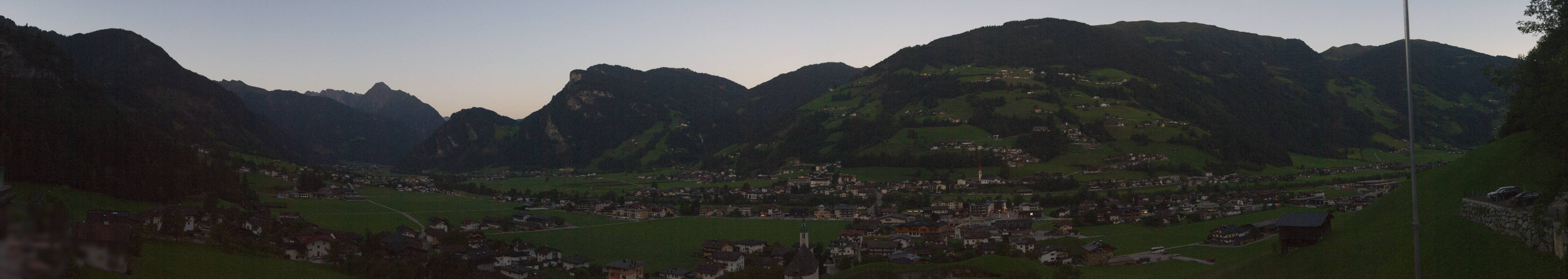 Archiv Foto Webcam Blick von Bichl auf Mayrhofen