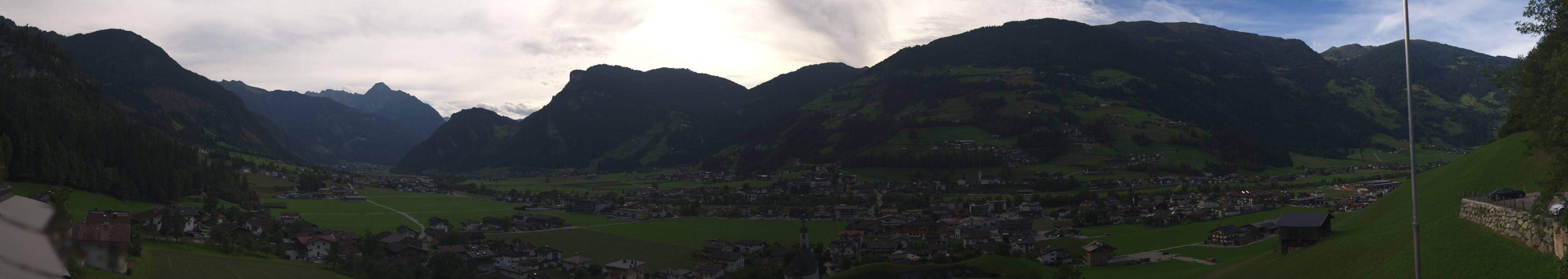 Archived image Webcam Panoramic View Mayrhofen