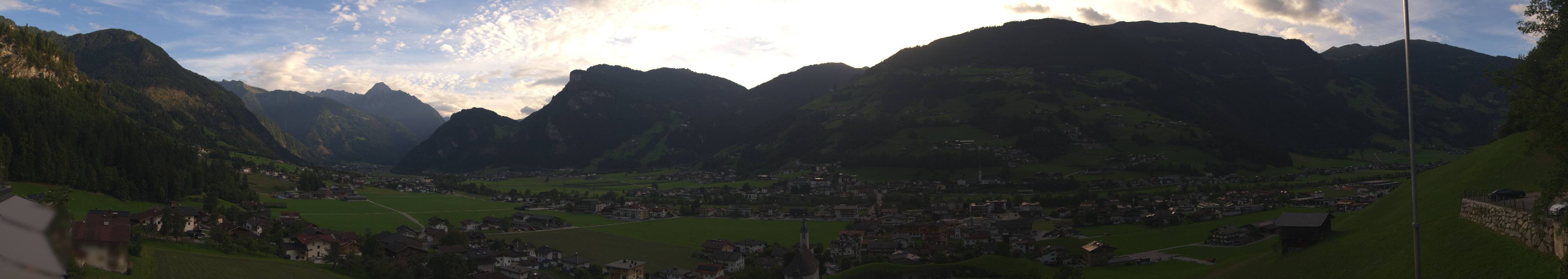 Archived image Webcam Panoramic View Mayrhofen